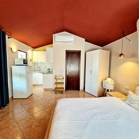 Villa Mihaela Porec Holiday Apartments *