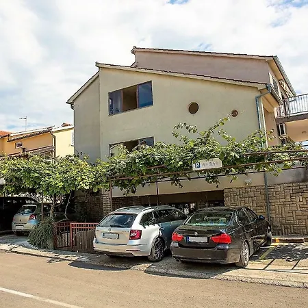 Villa Mihaela Porec Holiday Apartments Apartman Porec